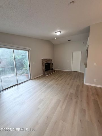 5826 LISKA Drive, Jacksonville, FL 32244