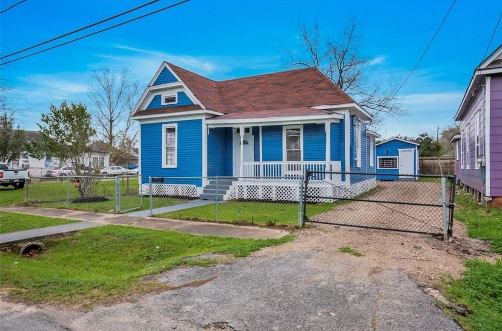 2205 Sumpter Street, Houston, TX 77026