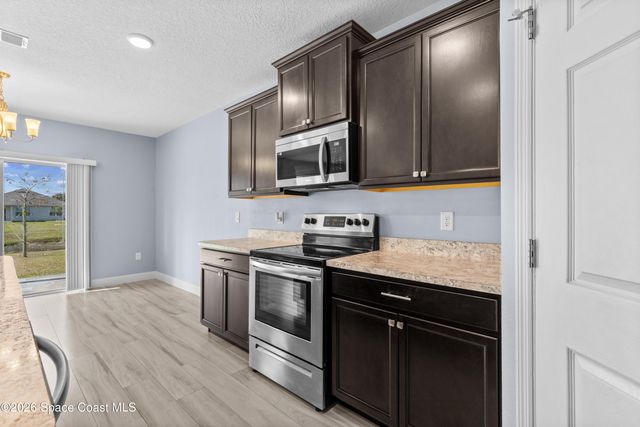 402 Moray Drive SW, Palm Bay, FL 32908