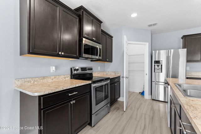 402 Moray Drive SW, Palm Bay, FL 32908