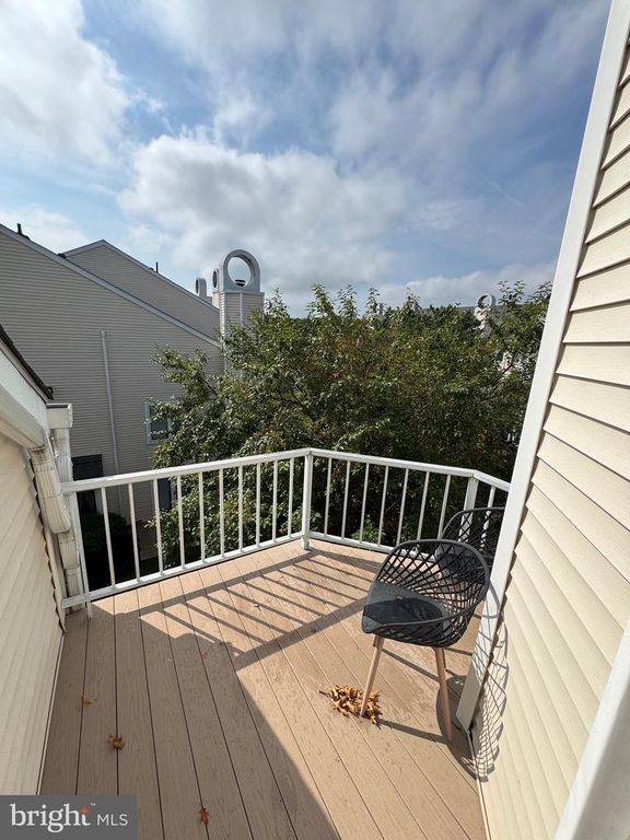 27 NATALIE CT, Levittown, PA 19057