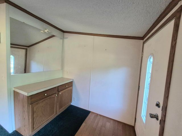 300 Snug Harbor TRL, Moneta, VA 24121