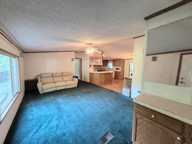 300 Snug Harbor TRL, Moneta, VA 24121