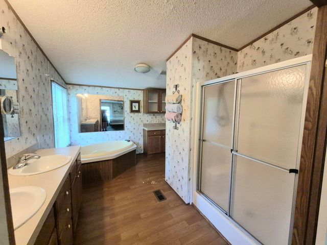 300 Snug Harbor TRL, Moneta, VA 24121