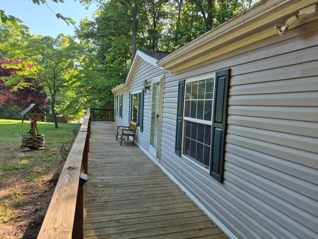 300 Snug Harbor TRL, Moneta, VA 24121