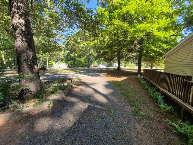 300 Snug Harbor TRL, Moneta, VA 24121