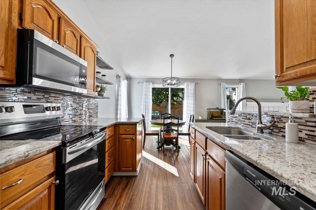 2905 W Elk Stream St, Meridian, ID 83646