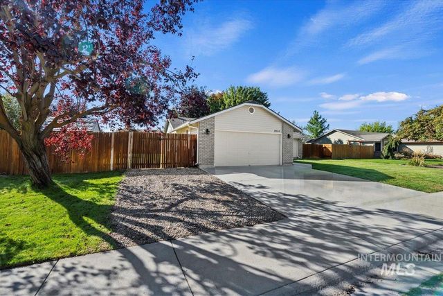 2905 W Elk Stream St, Meridian, ID 83646