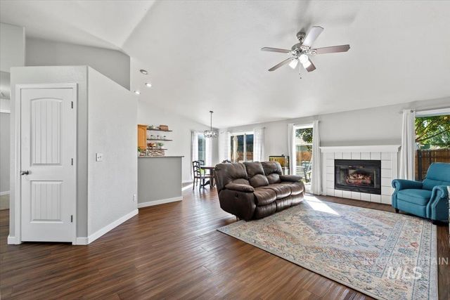 2905 W Elk Stream St, Meridian, ID 83646