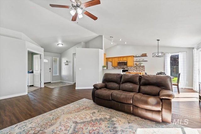 2905 W Elk Stream St, Meridian, ID 83646