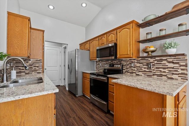 2905 W Elk Stream St, Meridian, ID 83646