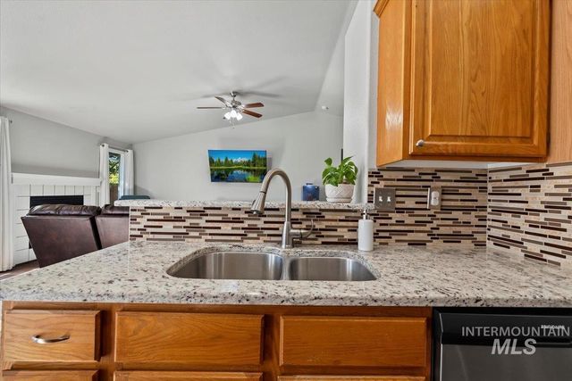 2905 W Elk Stream St, Meridian, ID 83646