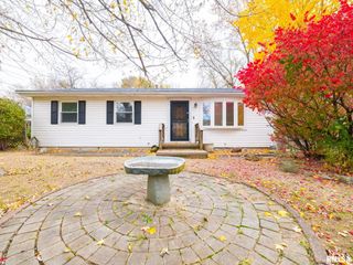 232 BRIARGATE Road, Washington, IL 61571