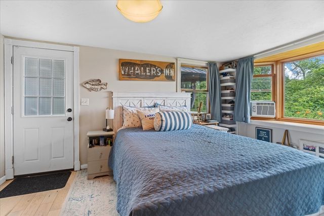 15 Charles St, Lakeville, MA 02347