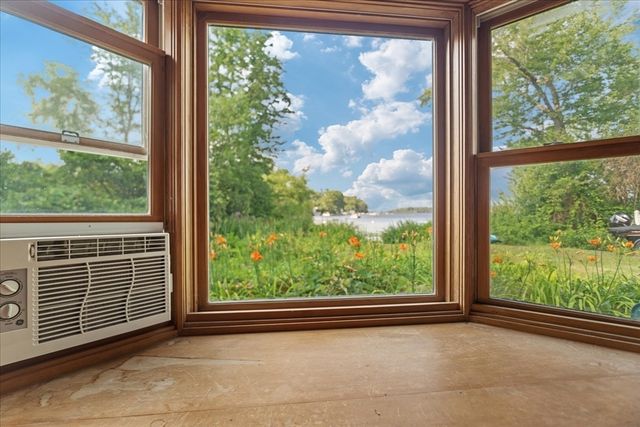 15 Charles St, Lakeville, MA 02347