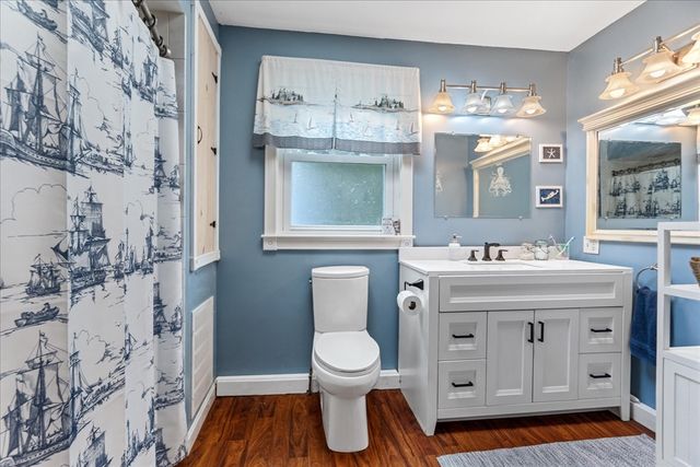 15 Charles St, Lakeville, MA 02347