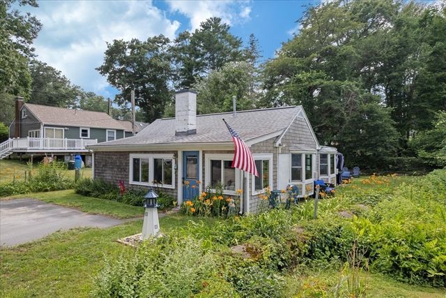 15 Charles St, Lakeville, MA 02347