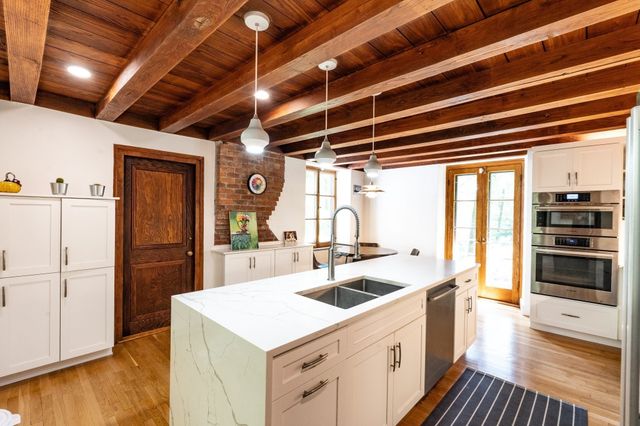 120 Church St, Weston, MA 02493