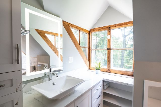 120 Church St, Weston, MA 02493