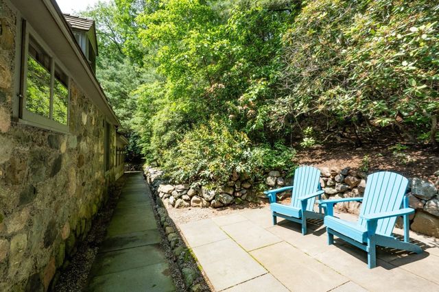 120 Church St, Weston, MA 02493