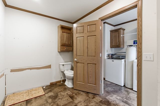 22816 243rd Street, Eldridge, IA 52748