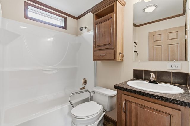 22816 243rd Street, Eldridge, IA 52748