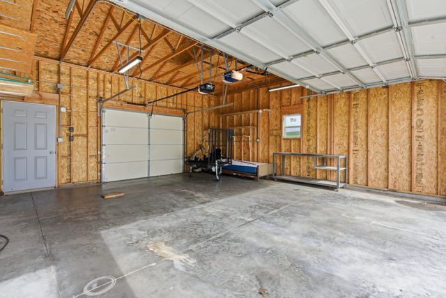 22816 243rd Street, Eldridge, IA 52748