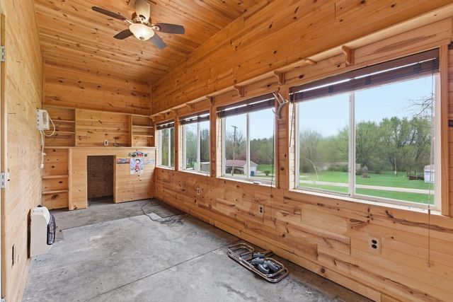 22816 243rd Street, Eldridge, IA 52748