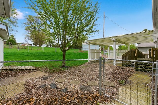 22816 243rd Street, Eldridge, IA 52748
