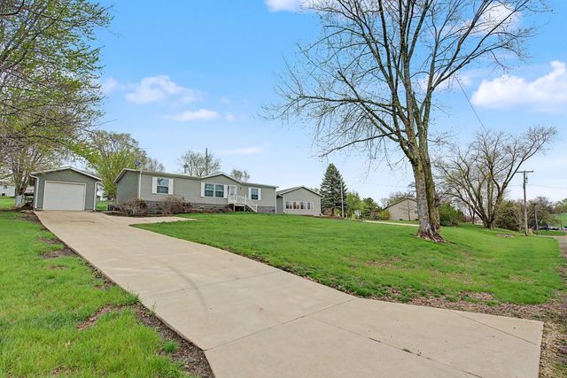 22816 243rd Street, Eldridge, IA 52748