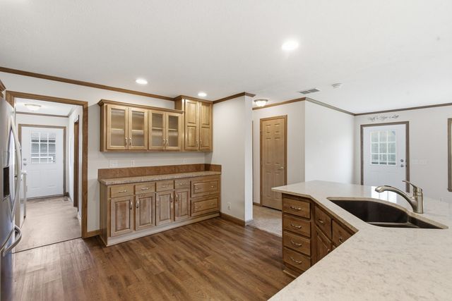 22816 243rd Street, Eldridge, IA 52748