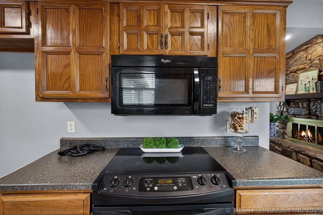 8710 N 120th East Avenue, Owasso, OK 74055