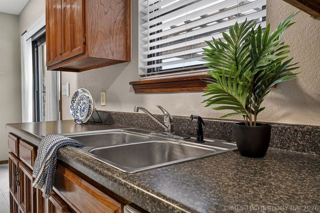 8710 N 120th East Avenue, Owasso, OK 74055