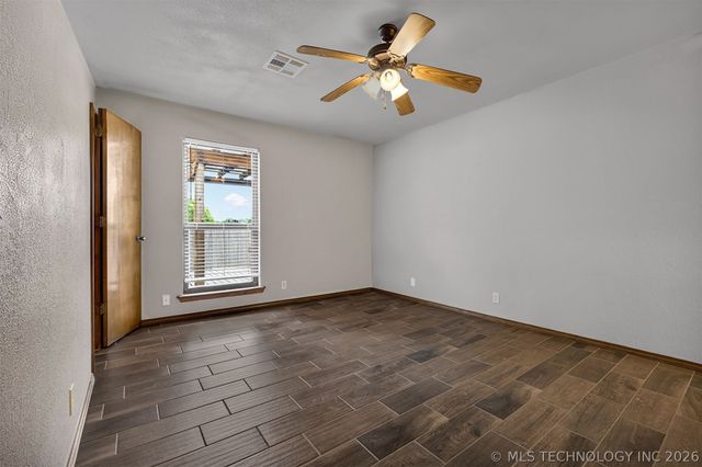 8710 N 120th East Avenue, Owasso, OK 74055