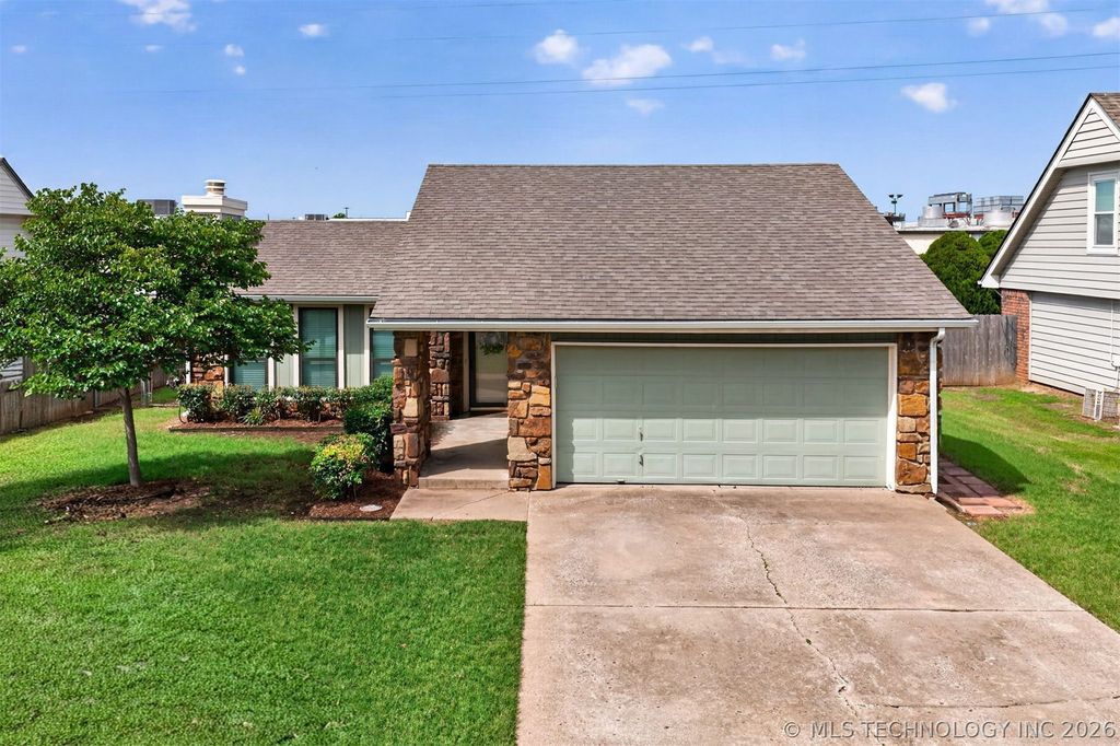 8710 N 120th East Avenue, Owasso, OK 74055
