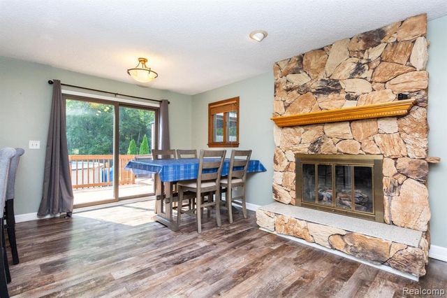 17890 Fox Glen Drive, Riverview, MI 48193