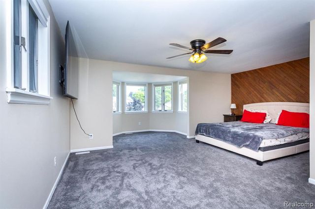 17890 Fox Glen Drive, Riverview, MI 48193