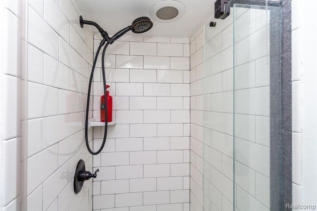 17890 Fox Glen Drive, Riverview, MI 48193