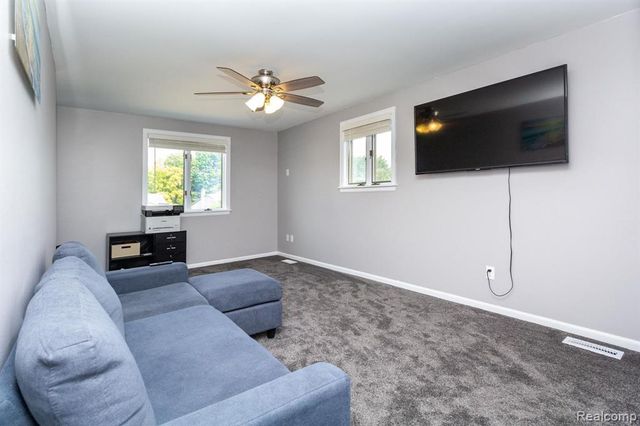 17890 Fox Glen Drive, Riverview, MI 48193