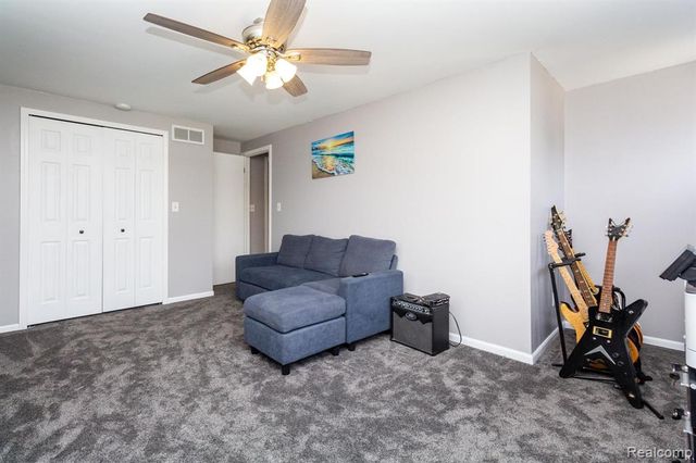 17890 Fox Glen Drive, Riverview, MI 48193