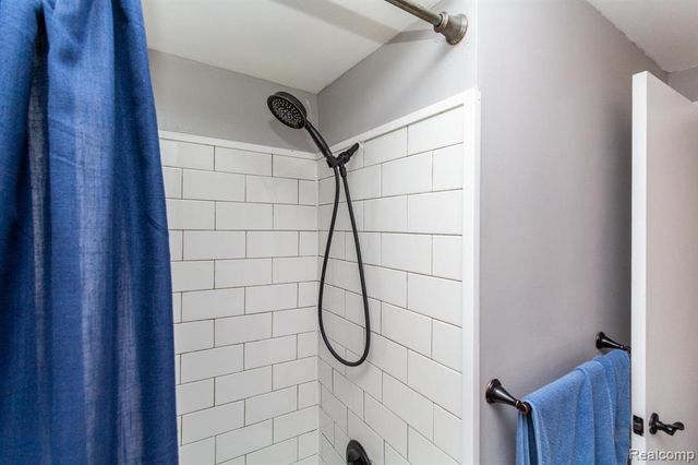 17890 Fox Glen Drive, Riverview, MI 48193