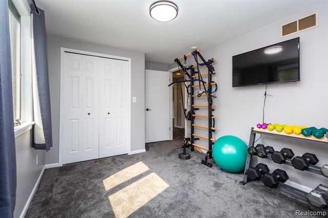 17890 Fox Glen Drive, Riverview, MI 48193