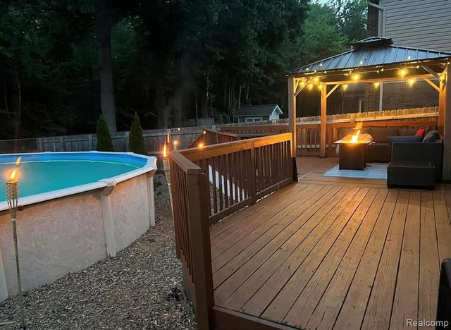 17890 Fox Glen Drive, Riverview, MI 48193