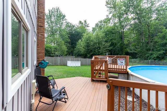 17890 Fox Glen Drive, Riverview, MI 48193