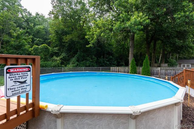 17890 Fox Glen Drive, Riverview, MI 48193