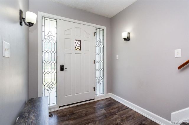 17890 Fox Glen Drive, Riverview, MI 48193