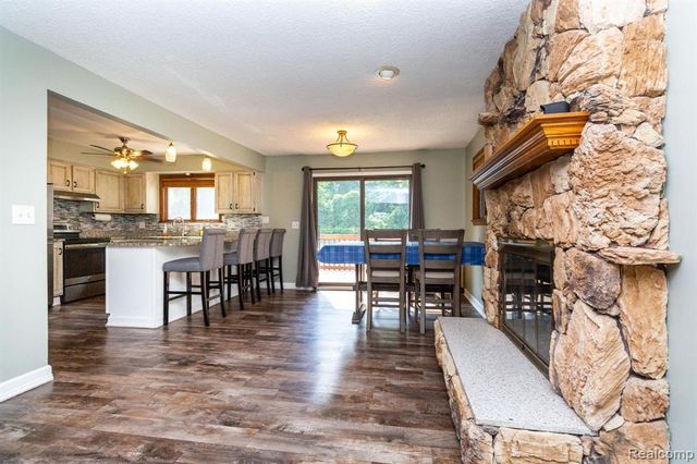 17890 Fox Glen Drive, Riverview, MI 48193