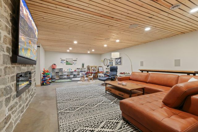 434 210th Avenue, Somerset, WI 54025