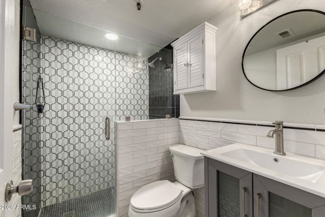 7474 E EARLL Drive 112, Scottsdale, AZ 85251