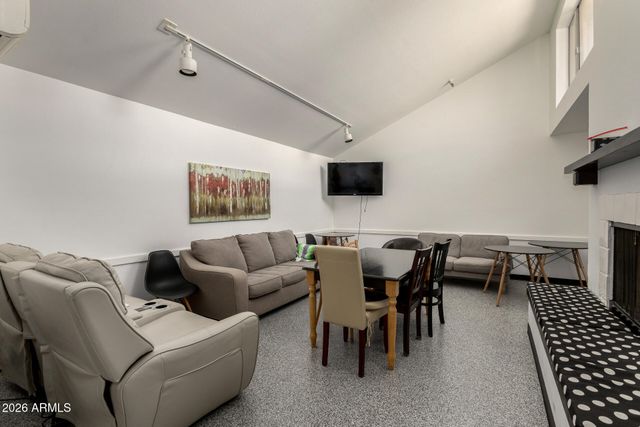 7474 E EARLL Drive 112, Scottsdale, AZ 85251